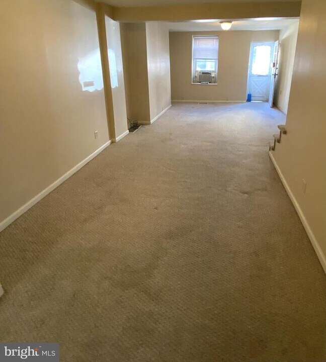 4450 Baker St in Philadelphia, PA - Building Photo