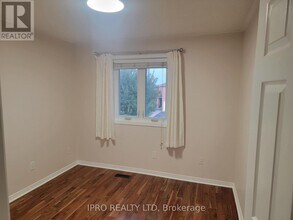1133 Sherwood Mills Blvd in Mississauga, ON - Building Photo - Building Photo