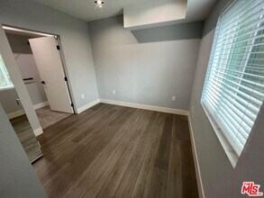 14833 Erwin St in Los Angeles, CA - Building Photo - Building Photo