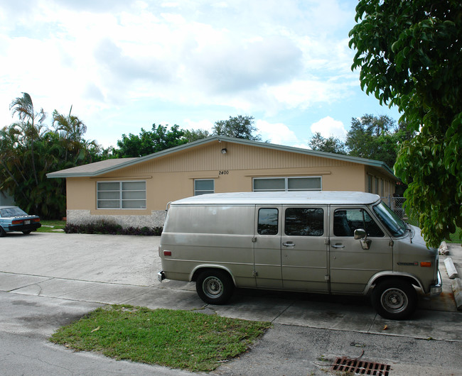 2400 NE 188th St in Miami, FL - Building Photo - Building Photo