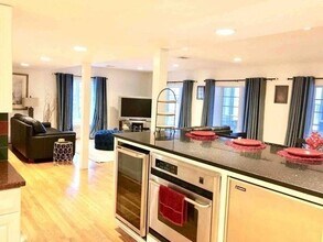 139 Fresh Pond Pkwy in Cambridge, MA - Building Photo - Building Photo