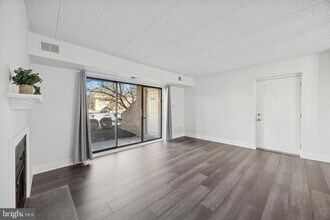 40 Le Forge Ct in Chesterbrook, PA - Foto de edificio - Building Photo