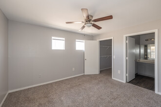 La Estancia Apartments in Weslaco, TX - Building Photo - Interior Photo