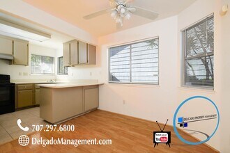 129 Hidden Trail Ln in Vallejo, CA - Foto de edificio - Building Photo