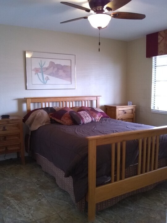 503 S Paseo Lobo in Green Valley, AZ - Building Photo