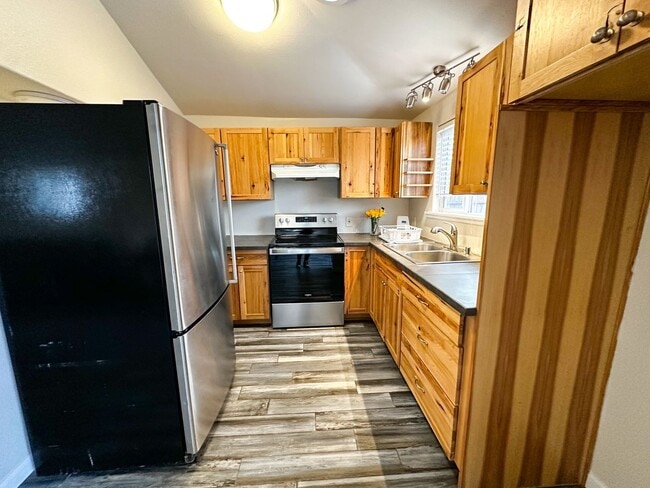 1611 Carr St in Lakewood, CO - Foto de edificio - Building Photo