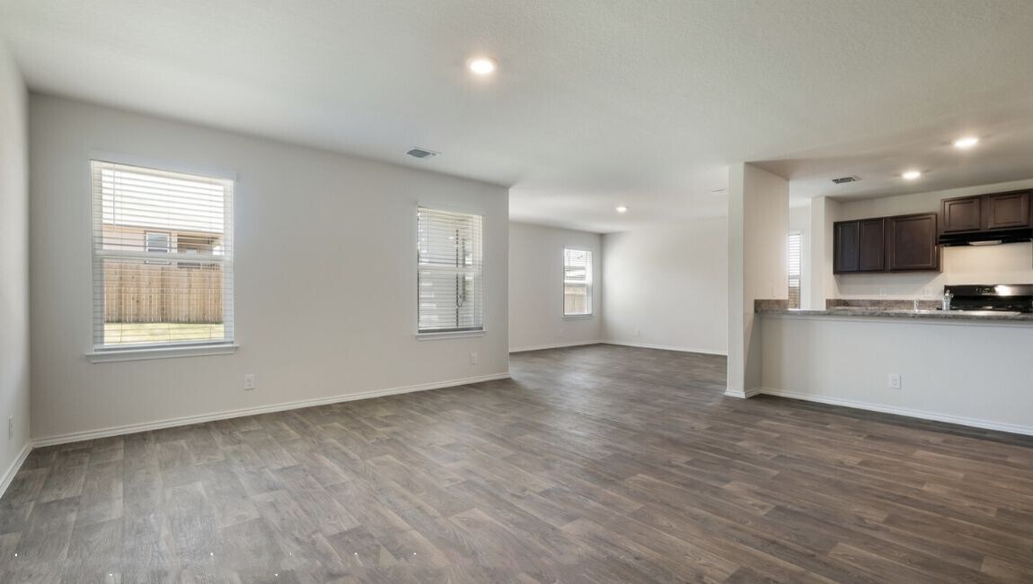 5887 Kendall Pr in San Antonio, TX - Foto de edificio