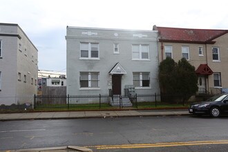 1715 W Virginia Ave NE in Washington, DC - Building Photo - Building Photo
