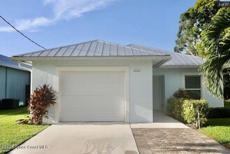 6882 3rd St in Jupiter, FL - Building Photo - Building Photo