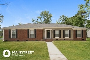 6022 Farm Pond Ln in Charlotte, NC - Building Photo