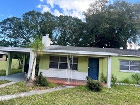 808 S 11th St in Fort Pierce, FL - Building Photo