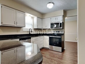 1469 Dunwoodie Ct in Florence, KY - Building Photo - Building Photo