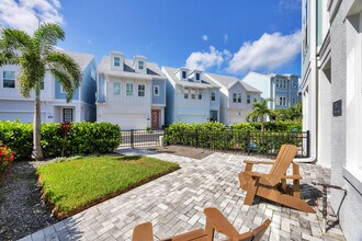 2353 Lindstrom St in Sarasota, FL - Building Photo - Building Photo