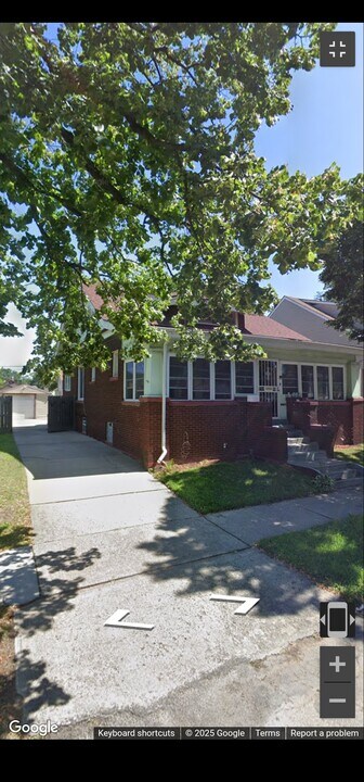 107 Batavia St, Unit #2 in River Rouge, MI - Foto de edificio