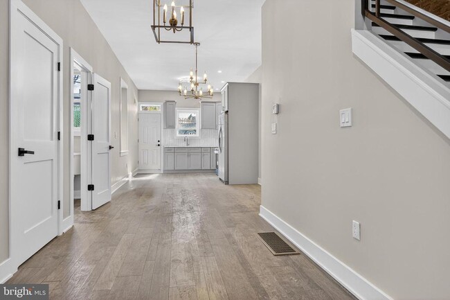 34 W Sharpnack St in Philadelphia, PA - Building Photo - Building Photo