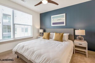 6525 Ed Bluestein Blvd in Austin, TX - Building Photo