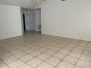 10901 W Dogwood Dr in La Porte, TX - Building Photo - Building Photo
