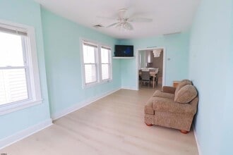 129 N Derby Ave in Ventnor City, NJ - Foto de edificio - Building Photo