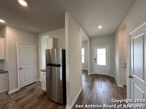 6703 Hoffman Pln in San Antonio, TX - Building Photo - Building Photo