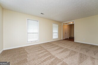 3277 Summit Glen Dr in Loganville, GA - Building Photo - Building Photo