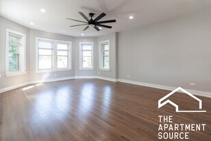 2641 W Carmen Ave, Unit 2 in Chicago, IL - Building Photo