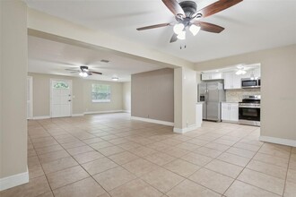 2713 W Eddy Dr in Tampa, FL - Building Photo - Building Photo