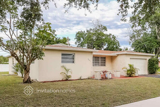 4641 NW 7th Dr in Plantation, FL - Building Photo - Building Photo