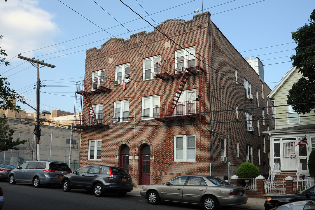 23-39/-2337 125th St in Flushing, NY - Building Photo