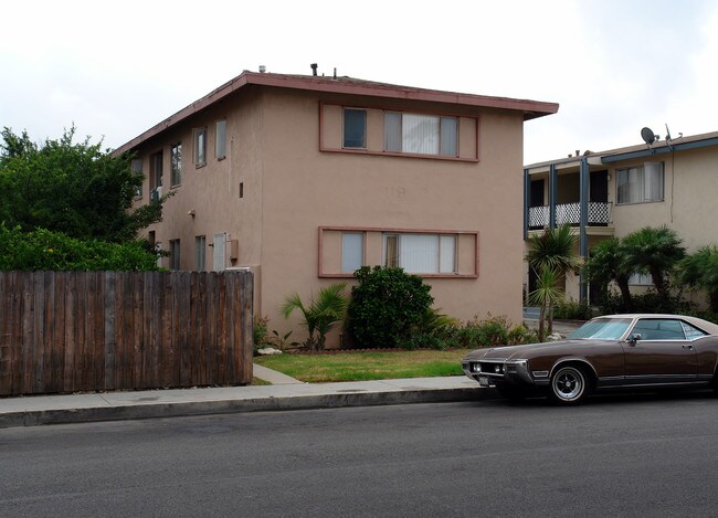 11812 Eucalyptus Ave in Hawthorne, CA - Building Photo - Building Photo