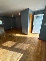 615-617 10th Ave SW in Valley City, ND - Building Photo