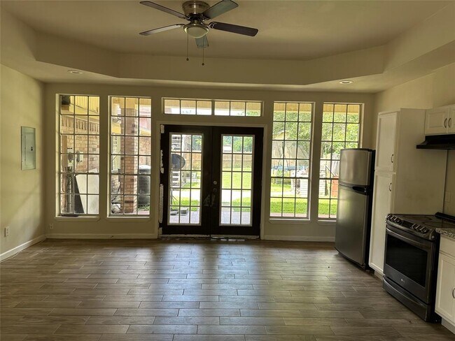 9619 Camrose Ct in Houston, TX - Building Photo - Building Photo