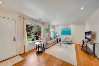 1701 Westwind Way in McLean, VA - Building Photo - Building Photo