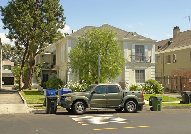1312 N Alta Vista Blvd in Los Angeles, CA - Foto de edificio - Building Photo