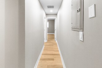 2039 Nettie Ct in Decatur, GA - Building Photo - Building Photo