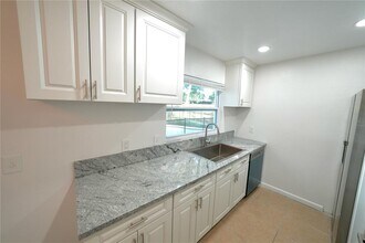 2619 Hendy Ct in Orlando, FL - Building Photo - Building Photo