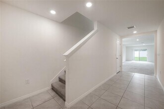36582 Spanish Rose Dr in Dade City, FL - Foto de edificio - Building Photo