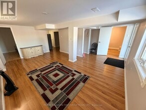 4 Parkins Dr in Ajax, ON - Building Photo - Building Photo