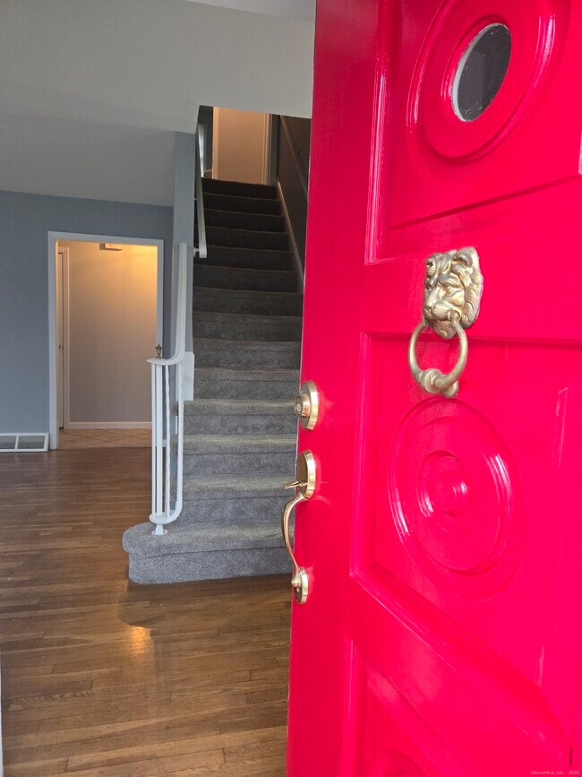 36 Tina Cir in Bridgeport, CT - Building Photo - Building Photo