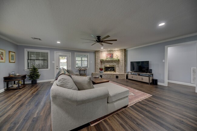 1600 Pecan St in Brenham, TX - Building Photo - Building Photo