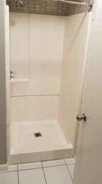 14319 Henry Rd photo'