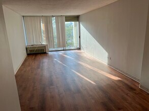 1043 S York Rd in Bensenville, IL - Building Photo - Building Photo