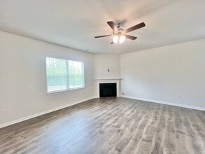 219 Blue Aspen Dr in Fuquay Varina, NC - Building Photo - Building Photo