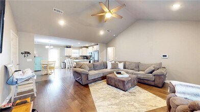809 NW 64th Ave in Bentonville, AR - Building Photo - Building Photo