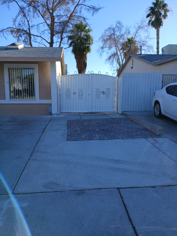 2912 E Demetrius Ave in Las Vegas, NV - Building Photo - Building Photo