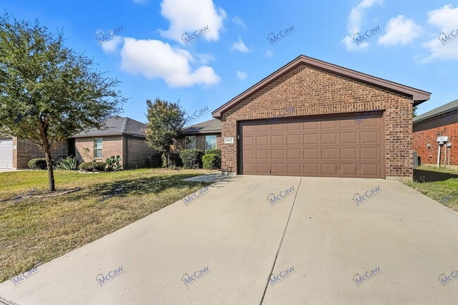 8412 Weeping Cherry Ln in Fort Worth, TX - Building Photo - Building Photo