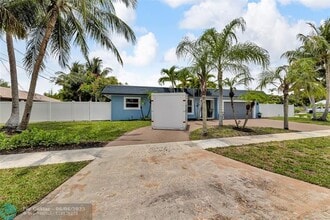 1398 NW 14th Ct in Boca Raton, FL - Building Photo - Building Photo