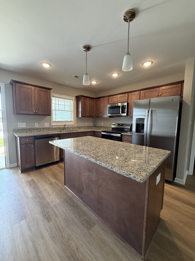 105 Berkshire Cir in Dunn, NC - Building Photo - Building Photo