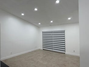 10521 SW 158th Ct, Unit 208 in Miami, FL - Foto de edificio - Building Photo