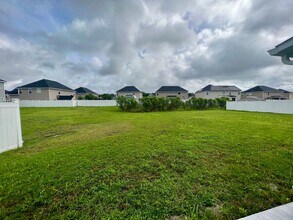 639 Red Oak Ln in Hinesville, GA - Building Photo - Building Photo