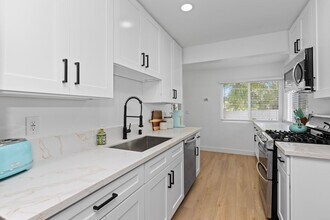 4840 College Ave in San Diego, CA - Building Photo - Building Photo